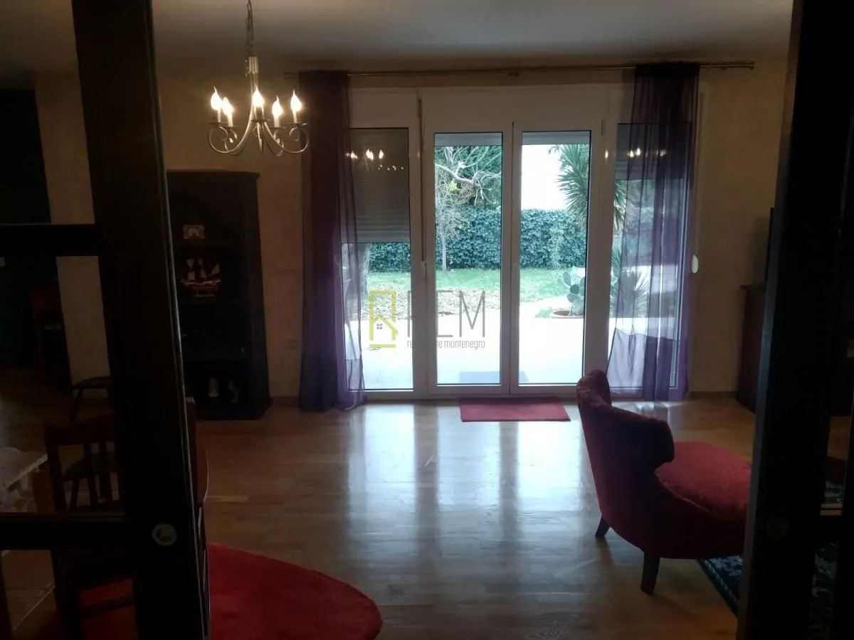 Rent, house, 190m², Tološi, Podgorica