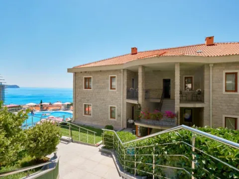 Rent, one bedroom apartment, 72m², Bečići, Budva