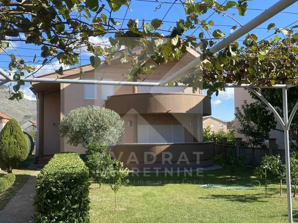 Rent, house, 240m², Karaburško Polje, Podgorica