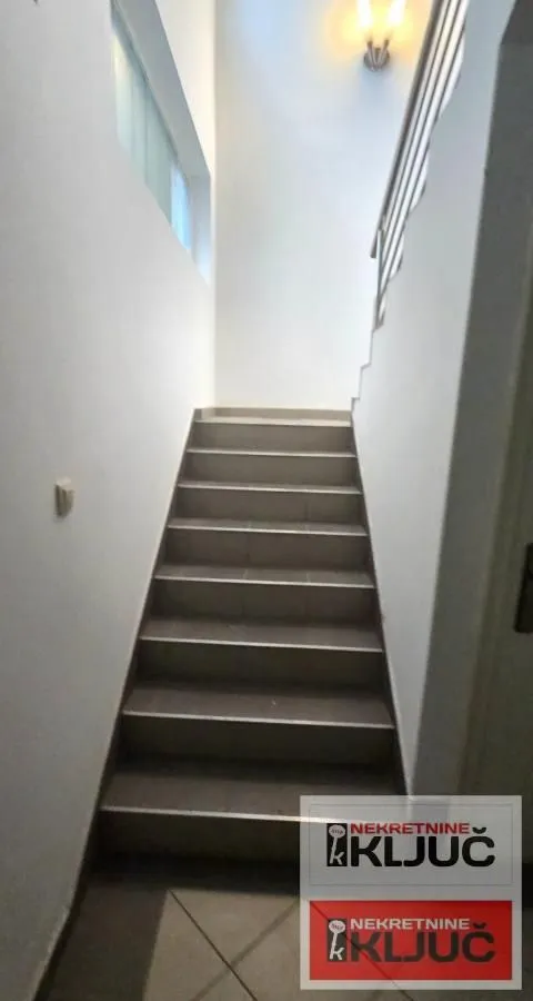 Rent, office space, 450m², Veternik, Novi Sad Sve Podlokacije