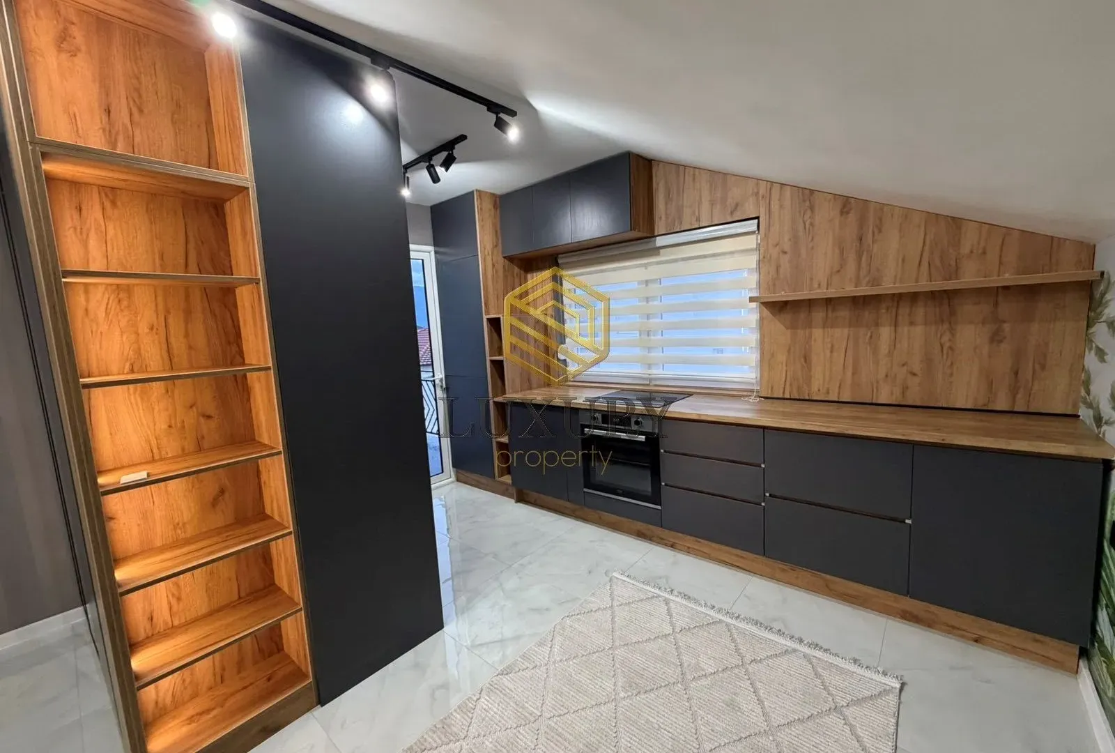 Rent, house, 360m², Zagorič, Podgorica