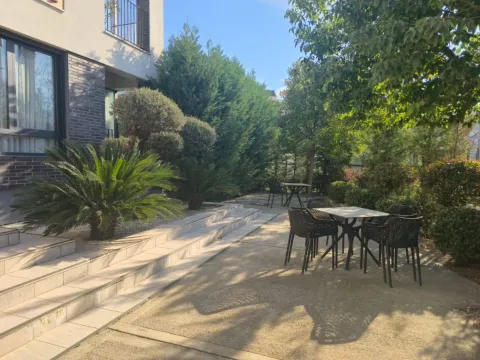 Izdavanje, trosoban stan, 95m², City Kvart, Podgorica - image 20