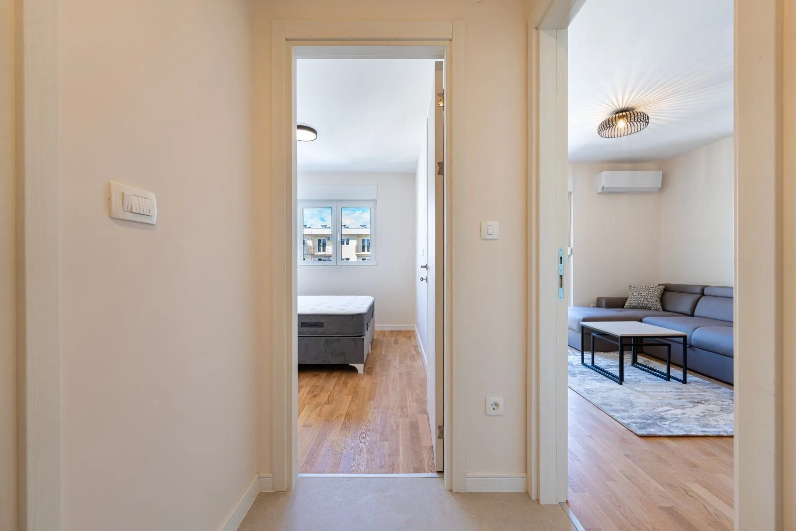 Izdavanje, jednosoban stan, 42m², Pobrežje, Podgorica
