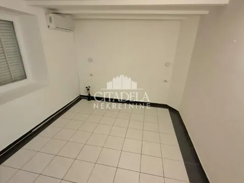 Izdavanje, četvorosoban stan, 80m², Stari Grad, Beograd - image 2