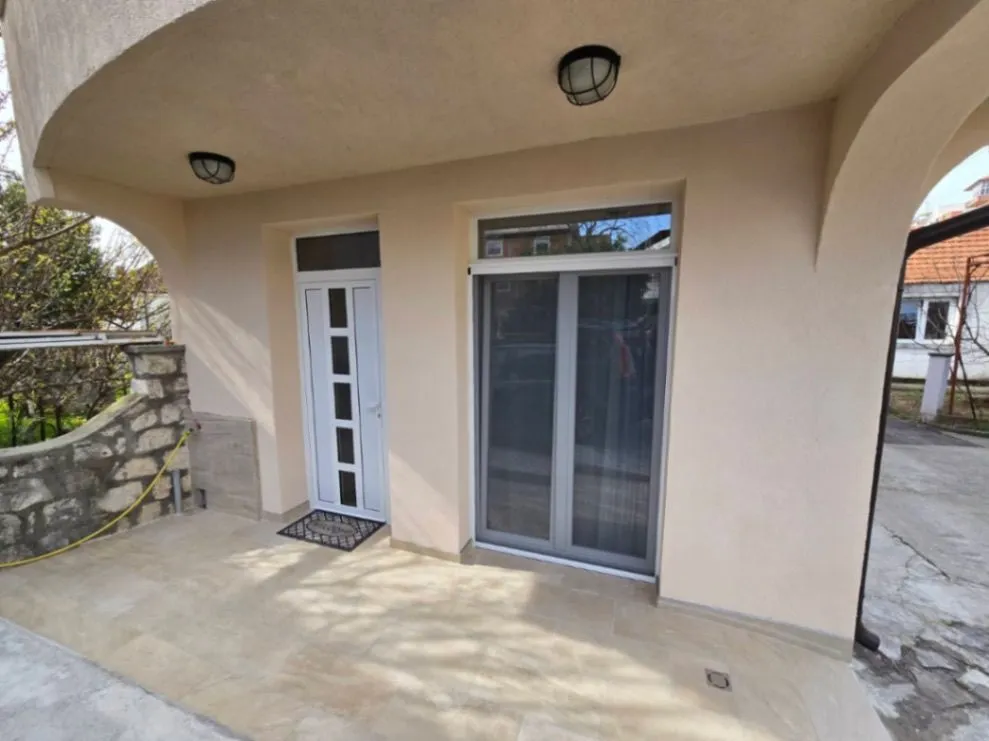 Rent, studio apartment, 25m², Momišići, Podgorica