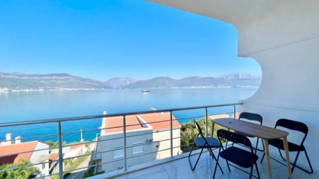 Prodaja, jednosoban stan, 62m², Tivat, Crna Gora