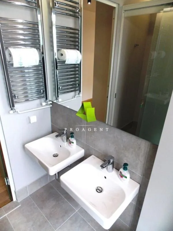 Rent, office space, 73m², Medijana, Niš