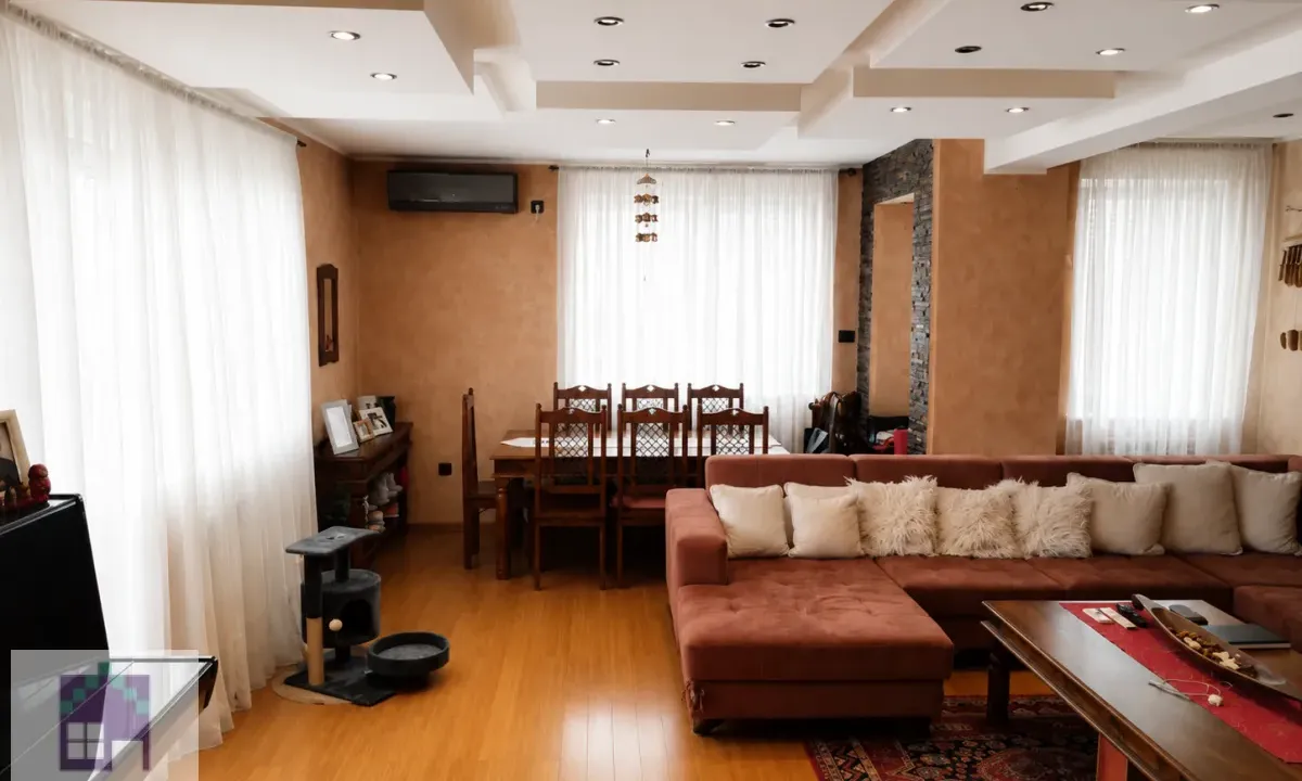 Prodaja, četvorosoban stan, 115m², Grbavica, Novi Sad Sve Podlokacije