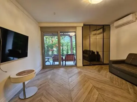 Izdavanje, trosoban stan, 147m², Gorica C, Podgorica - image 6