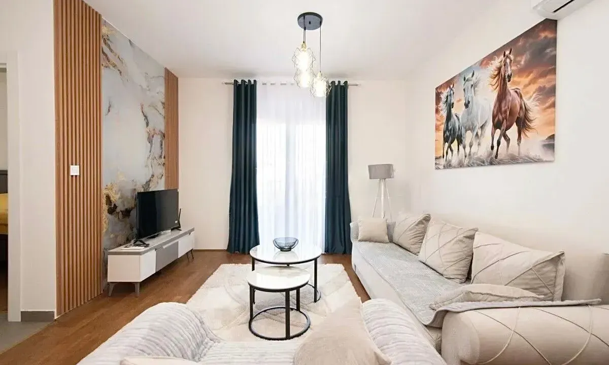 Rent, one bedroom apartment, 56m², 1 maj, Podgorica