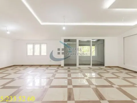 Three Bedroom Apartment for Sale, 68m2, Hala Pionir, Palilula, Beograd