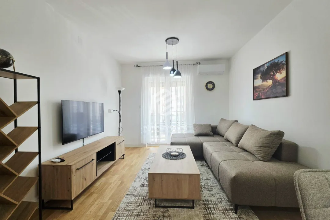 Rent, one bedroom apartment, 42m², Stari Aerodrom, Podgorica