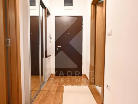 Izdavanje, jednosoban stan, 45m², City Kvart, Podgorica - image 10