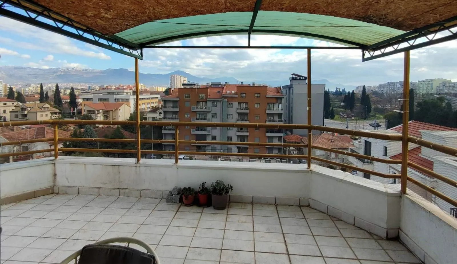 Prodaja, dvosoban stan, 77m², Ljubović, Podgorica