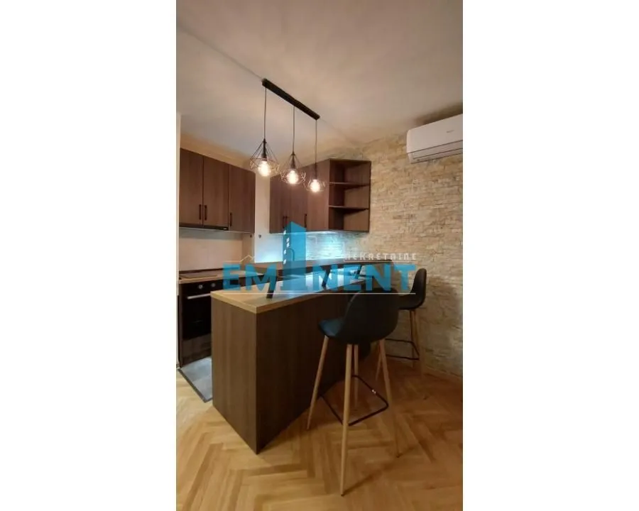 Izdavanje, jednosoban stan, 32m², Čukarička Padina, Beograd