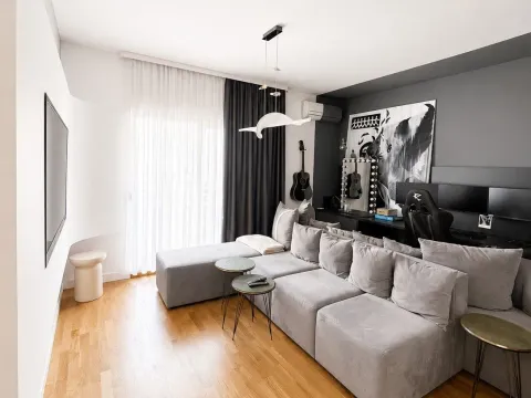 Izdavanje, jednosoban stan, 50m², City Kvart, Podgorica - image 1