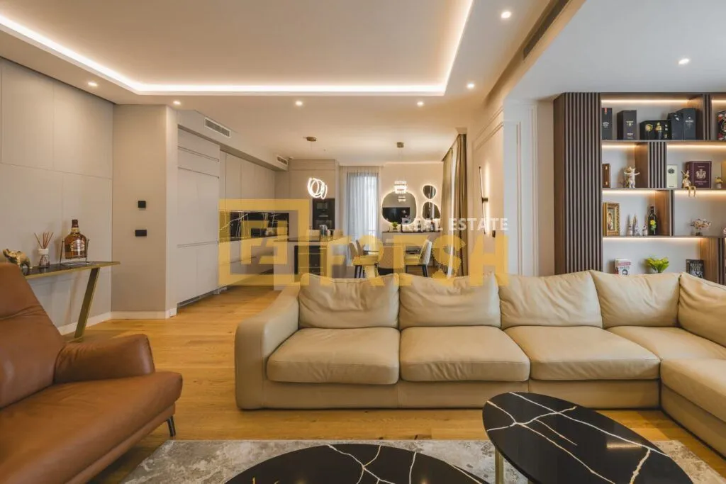 Prodaja, trosoban stan, 149m², Centar, Podgorica