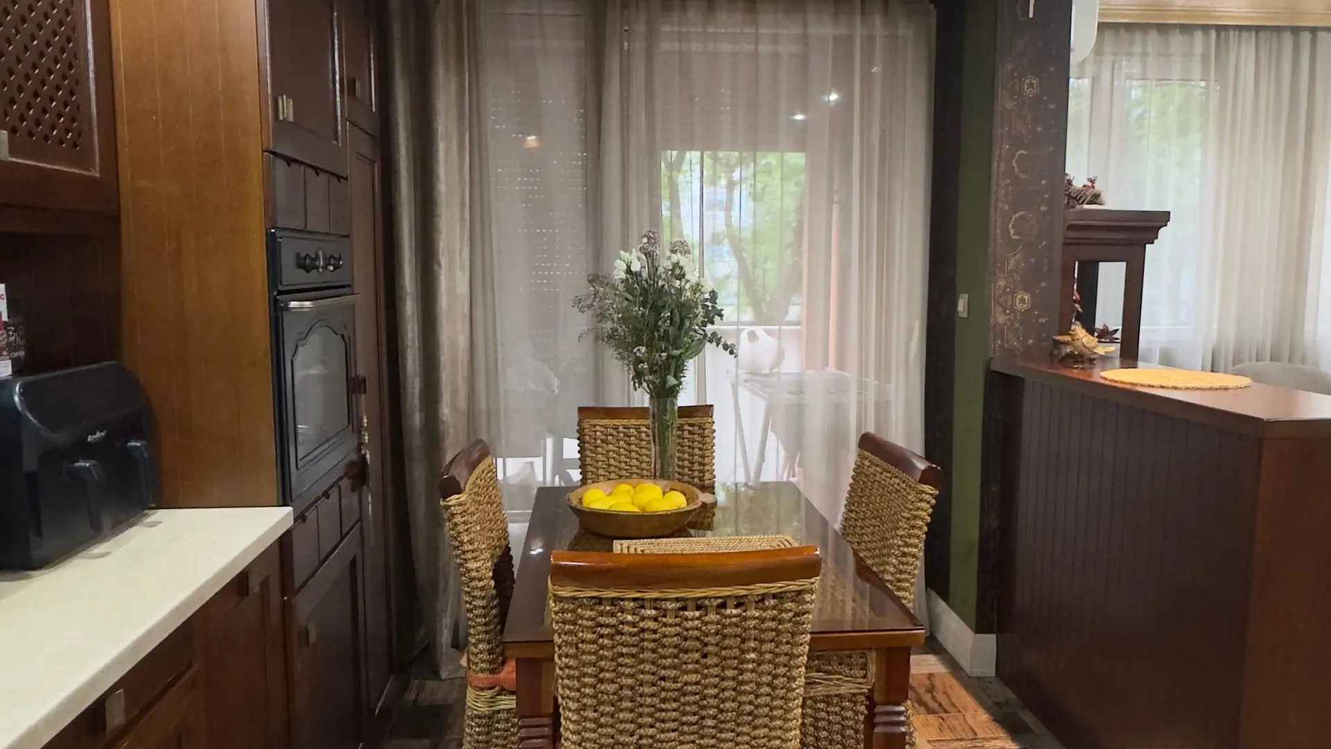 Izdavanje, trosoban stan, 85m², Pejton, Podgorica