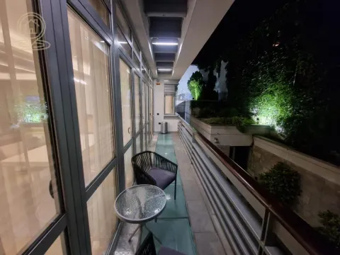 Izdavanje, četvorosoban stan, 150m², Savski Venac, Beograd - image 12