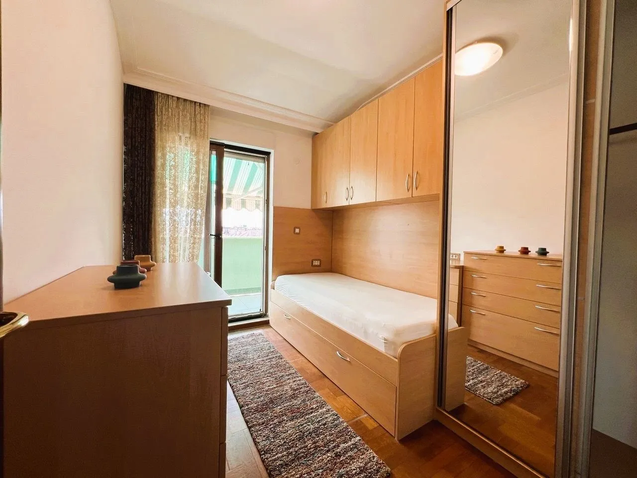 Rent, three bedroom apartment, 130m², Stari Aerodrom, Podgorica