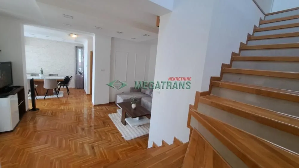 Izdavanje, četvorosoban stan, 103m², Grbavica, Novi Sad Sve Podlokacije