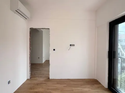 Sale, one bedroom apartment, 40m², Adok, Budva - image 5