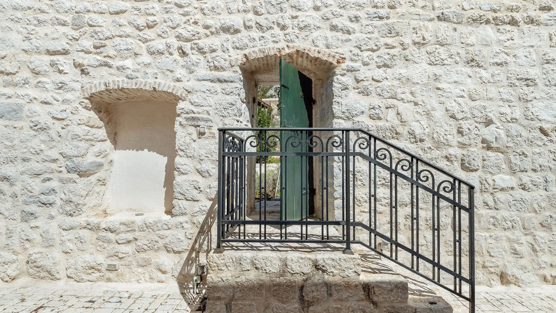 Sale, house, 490m², Dobrota, Kotor