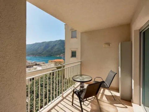 Prodaja, dvosoban stan, 75m², Dobrota, Kotor - image 3