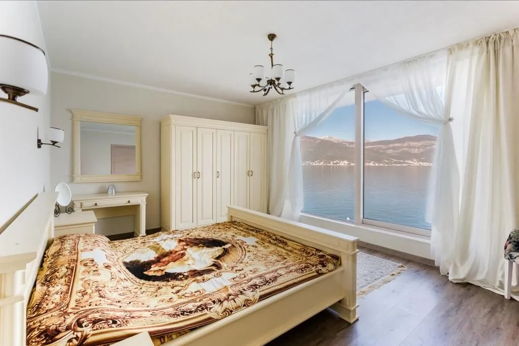 Prodaja, kuća, 240m², Krašići, Tivat