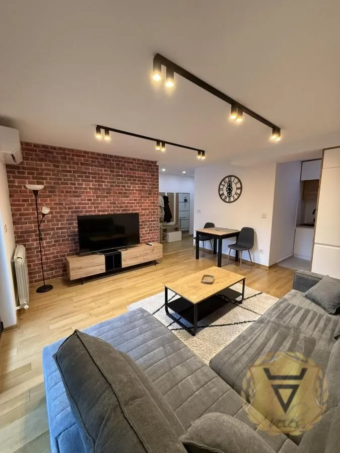 Izdavanje, dvosoban stan, 47m², Južni Bulevar, Vračar Sve Podlokacije
