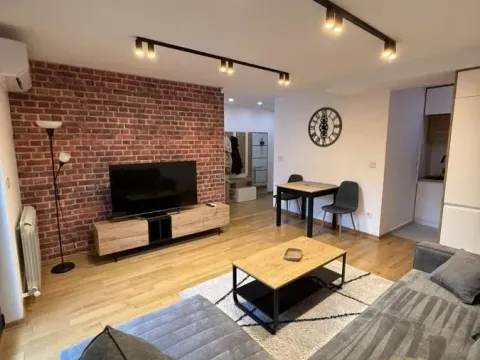 Stan in Južni Bulevar