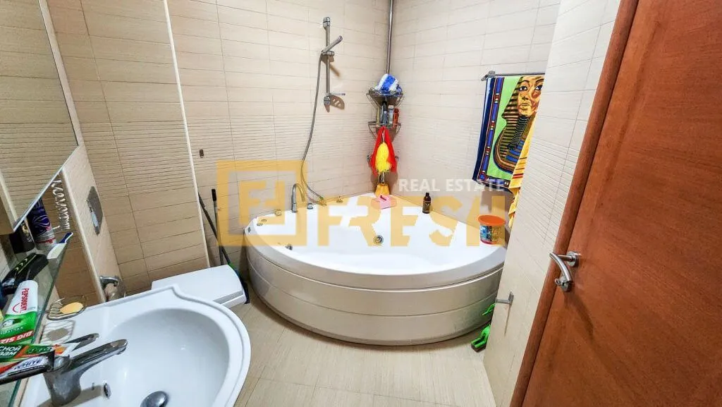 Prodaja, dvosoban stan, 102m², Kotor, Crna Gora