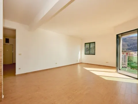 Sale, two bedroom apartment, 85m², Bečići, Budva - image 10