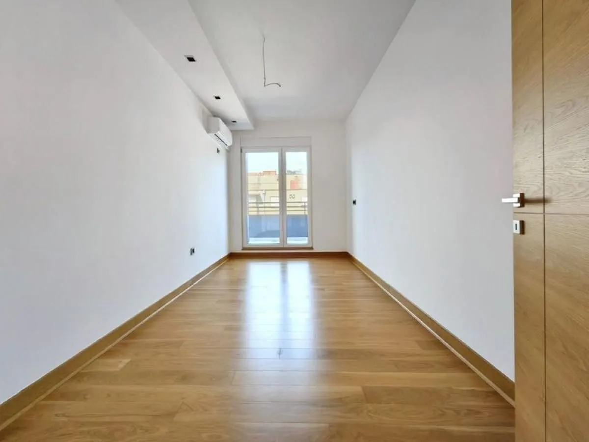 Prodaja, stan, 240m², Adamovićevo Naselje, Novi Sad Sve Podlokacije