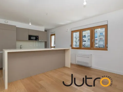 Prodaja, trosoban stan, 90m², Podgorica, Crna Gora