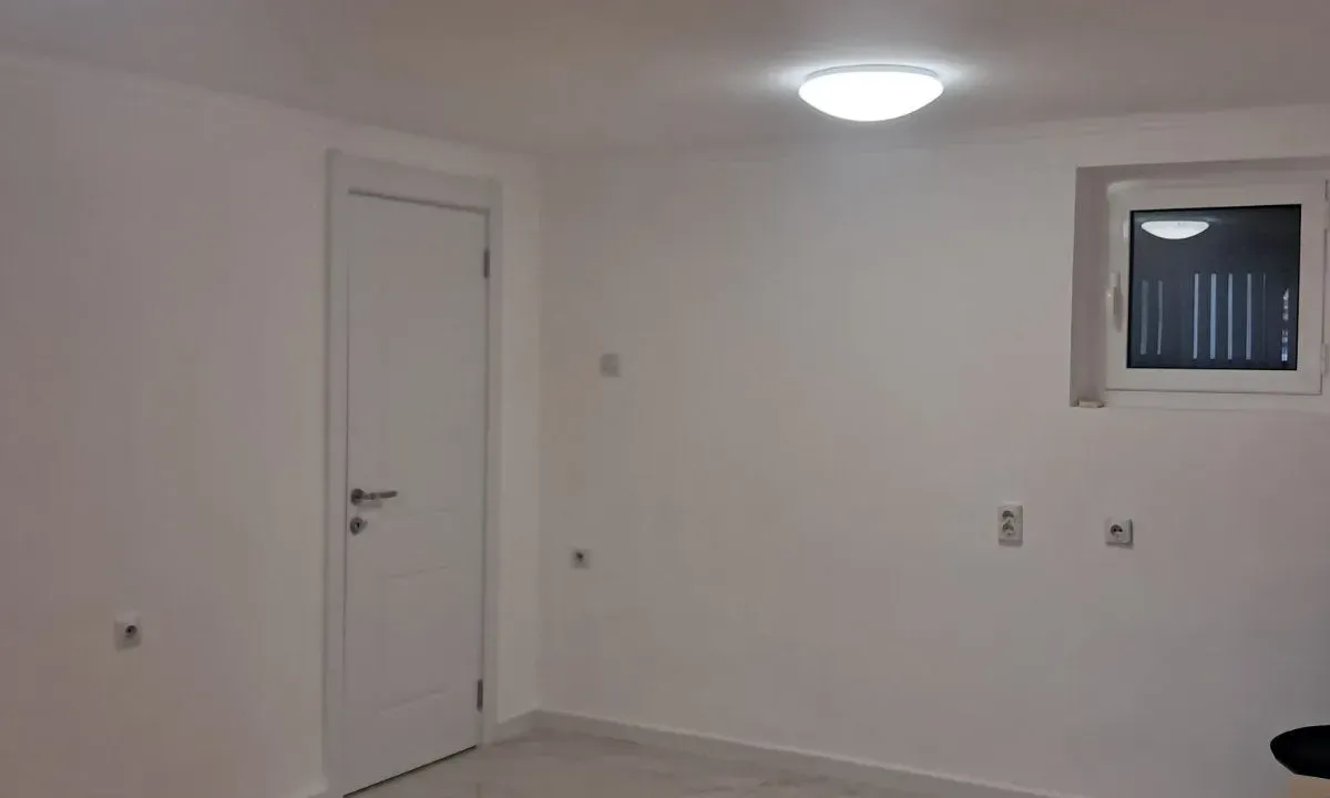 Izdavanje, poslovni prostor, 41m², Preko Morače, Podgorica