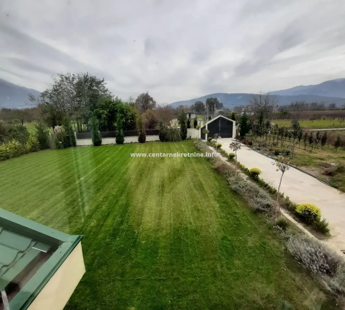 Prodaja, kuća, 420m², Grlić, Danilovgrad