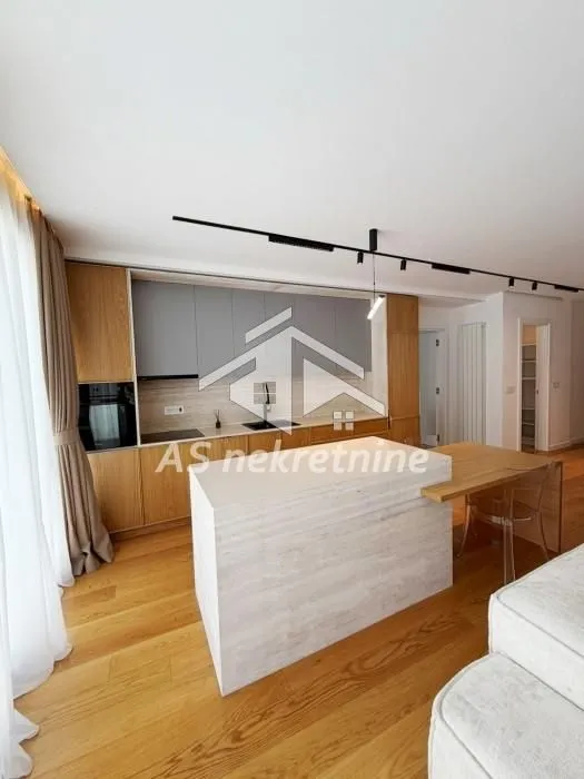 Rent, three bedroom apartment, 125m², Crveni Krst, Beograd