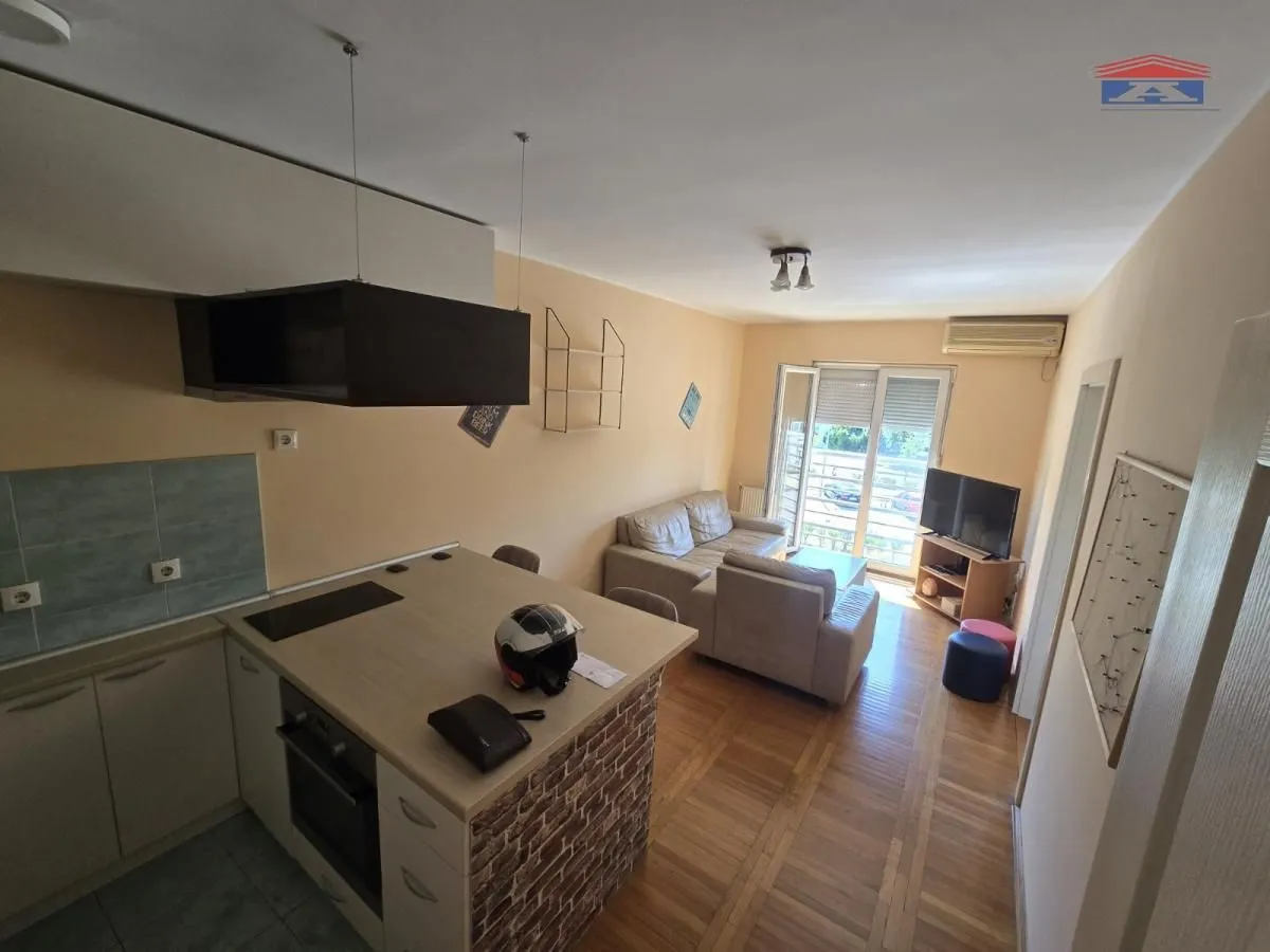 Izdavanje, jednosoban stan, 39m², Grbavica, Novi Sad Sve Podlokacije