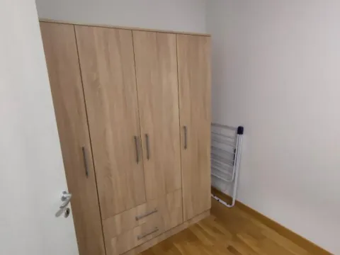 Izdavanje, dvosoban stan, 55m², Stari Aerodrom, Podgorica - image 3