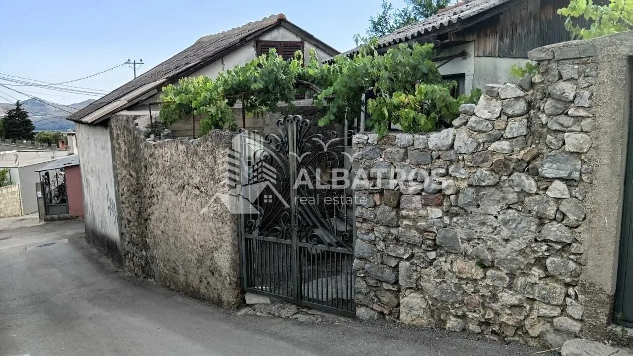 Sale, house, 130m², Centar, Bar