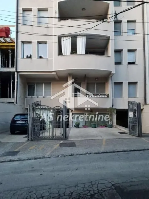 Izdavanje, dvosoban stan, 45m², Autokomanda, Voždovac Sve Podlokacije
