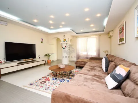 Rent, house, 200m², Gorica C, Podgorica - image 2