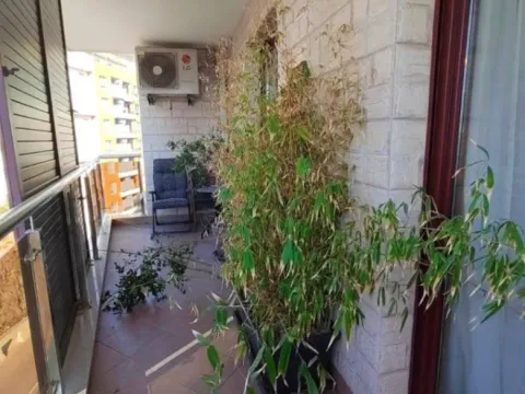 Sale, one bedroom apartment, 68m², Bečići, Budva - image 2