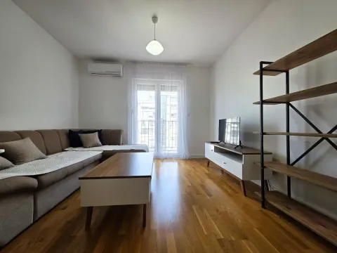 Rent, apartment, 41m², Pobrežje, Podgorica - image 1