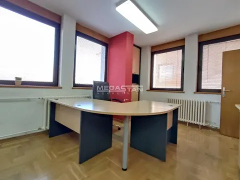 Izdavanje, poslovni prostor, 43m², Šumice, Beograd - image 6