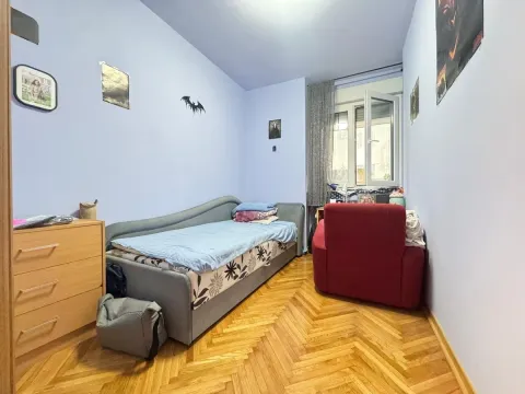 Sale, three bedroom apartment, 84m², Kalenić Pijaca, Vračar Sve Podlokacije - image 13