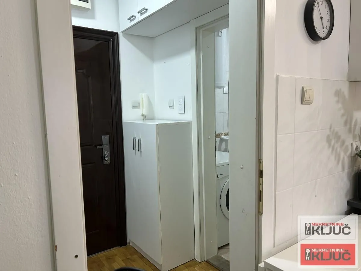 Prodaja, jednosoban stan, 28m², Centar, Novi Sad