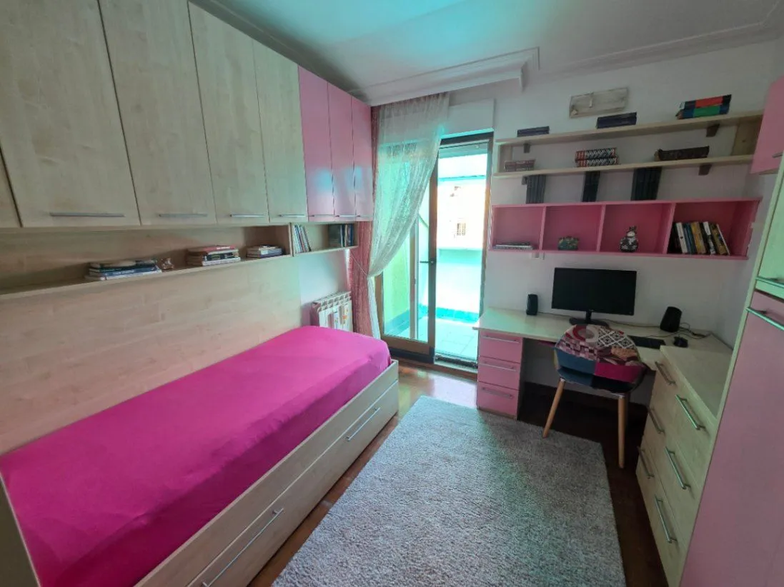 Prodaja, trosoban stan, 130m², Stari Aerodrom, Podgorica
