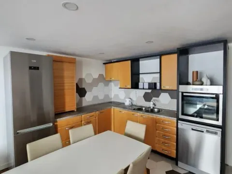 Rent, three bedroom apartment, 75m², Seljanovo, Tivat - image 4